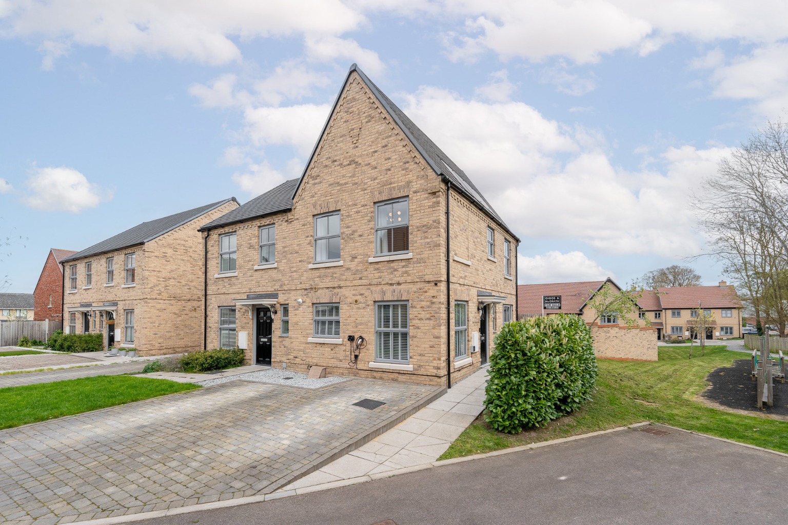 2 bed semi-detached house for sale in Font Drive, Cambridgeshire, CB23