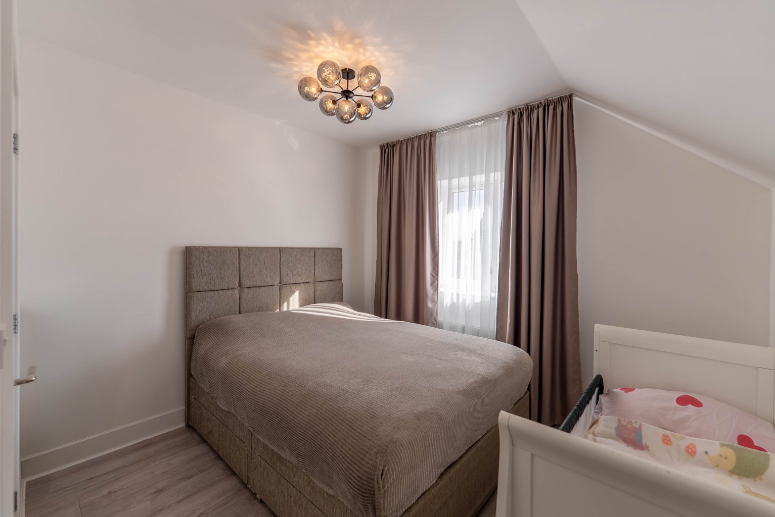 3 bed semi-detached house for sale in Meridian Close, Cambridgeshire  - Property Image 14