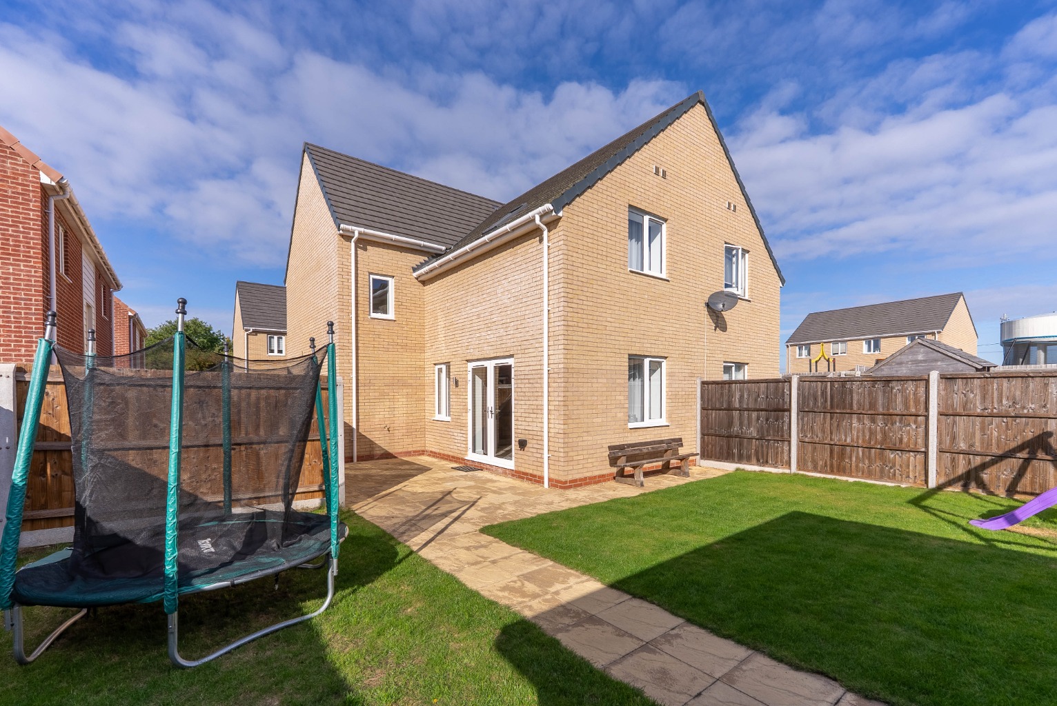 3 bed semi-detached house for sale in Meridian Close, Cambridgeshire 1