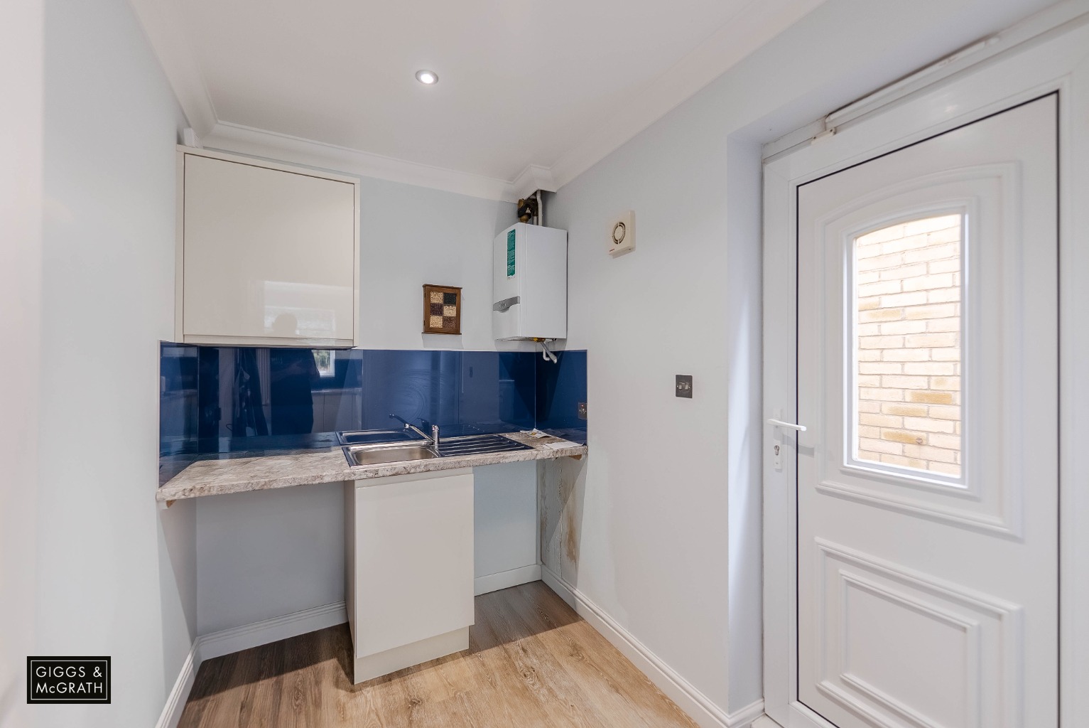 4 bed chalet for sale in Ash Close, Huntingdon  - Property Image 8