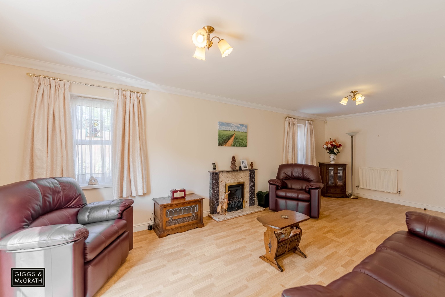 4 bed chalet for sale in Ash Close, Huntingdon 5