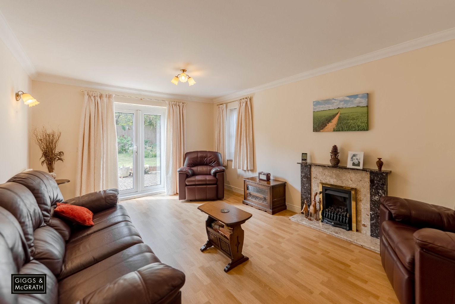 4 bed chalet for sale in Ash Close, Huntingdon  - Property Image 3