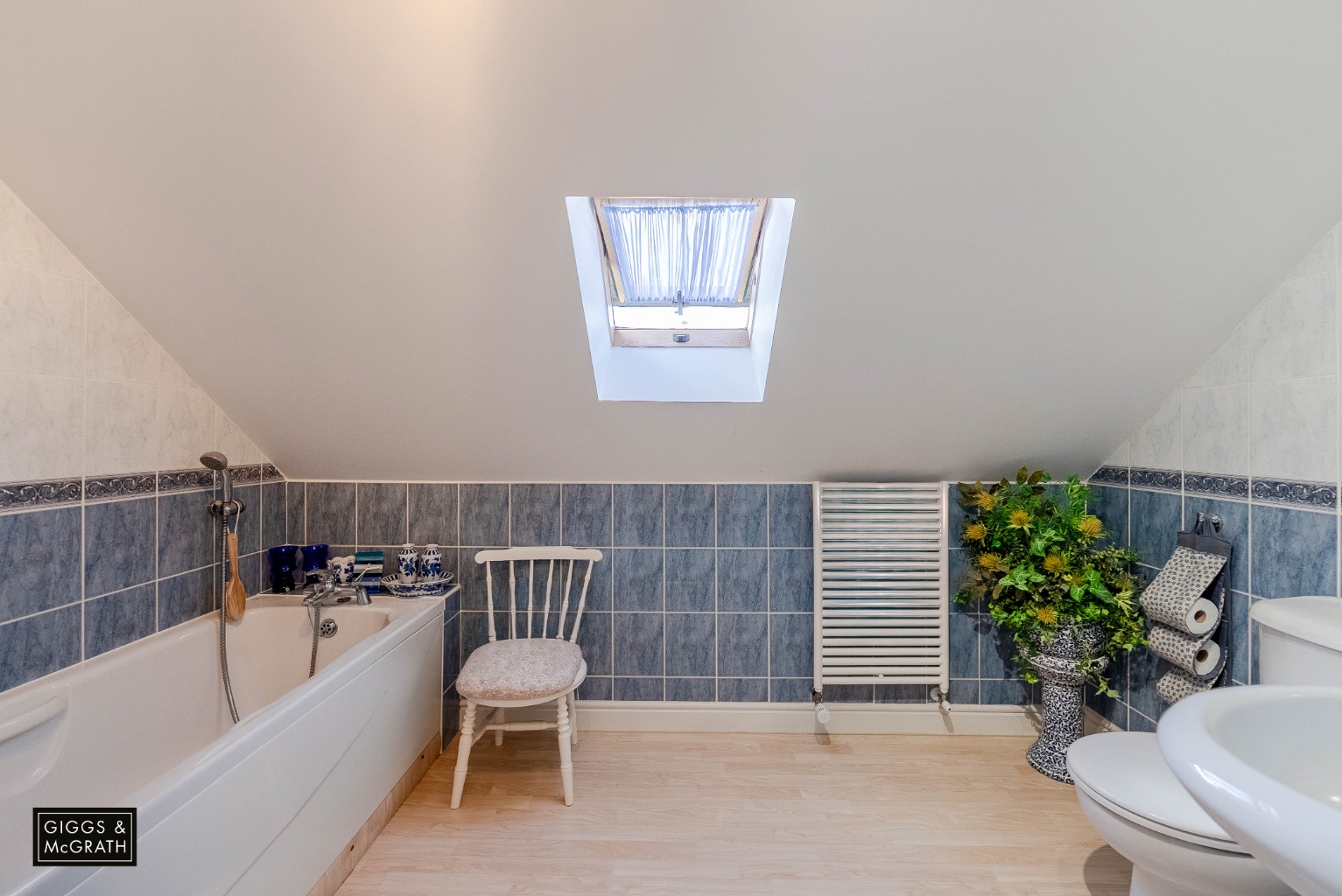 4 bed chalet for sale in Ash Close, Huntingdon 16