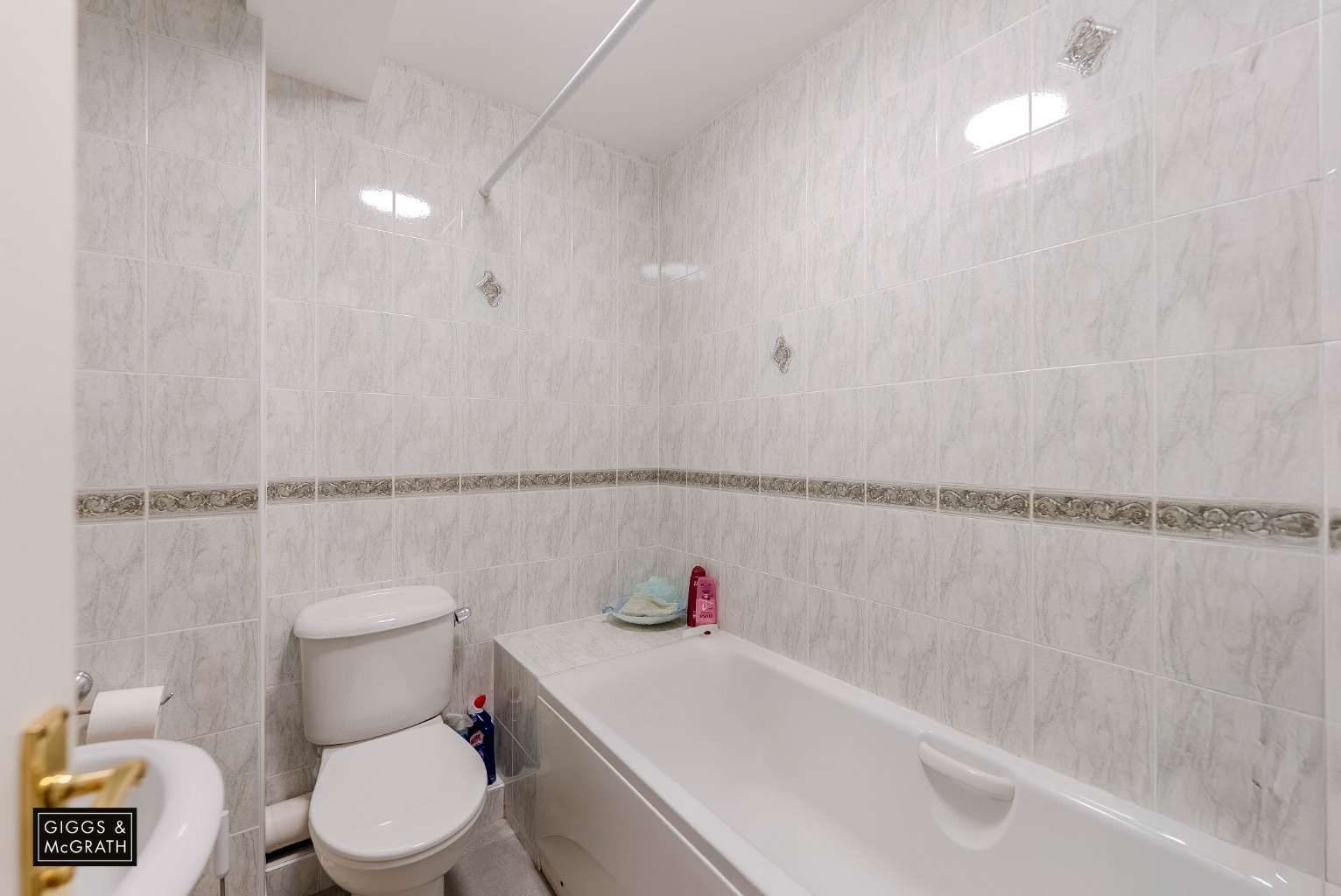 4 bed chalet for sale in Ash Close, Huntingdon  - Property Image 11