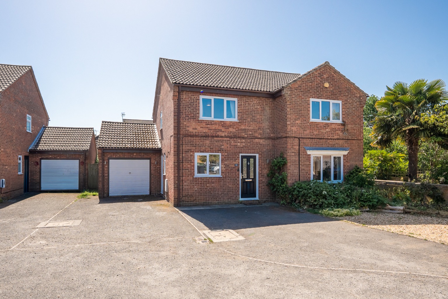4 bed detached house for sale in Mere Close, Huntingdon  - Property Image 1