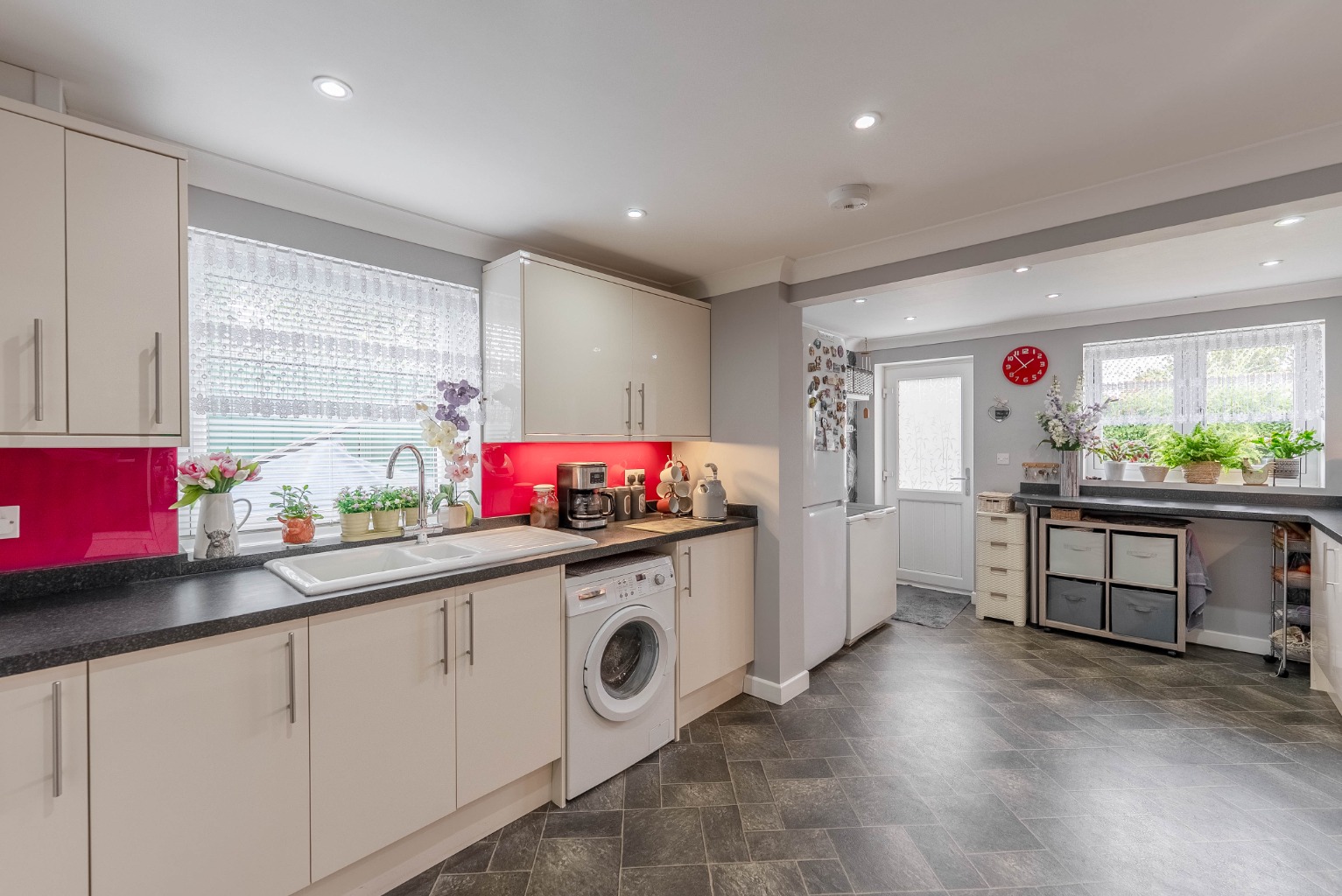 4 bed detached bungalow for sale in Butts Close, Cambridgeshire 8