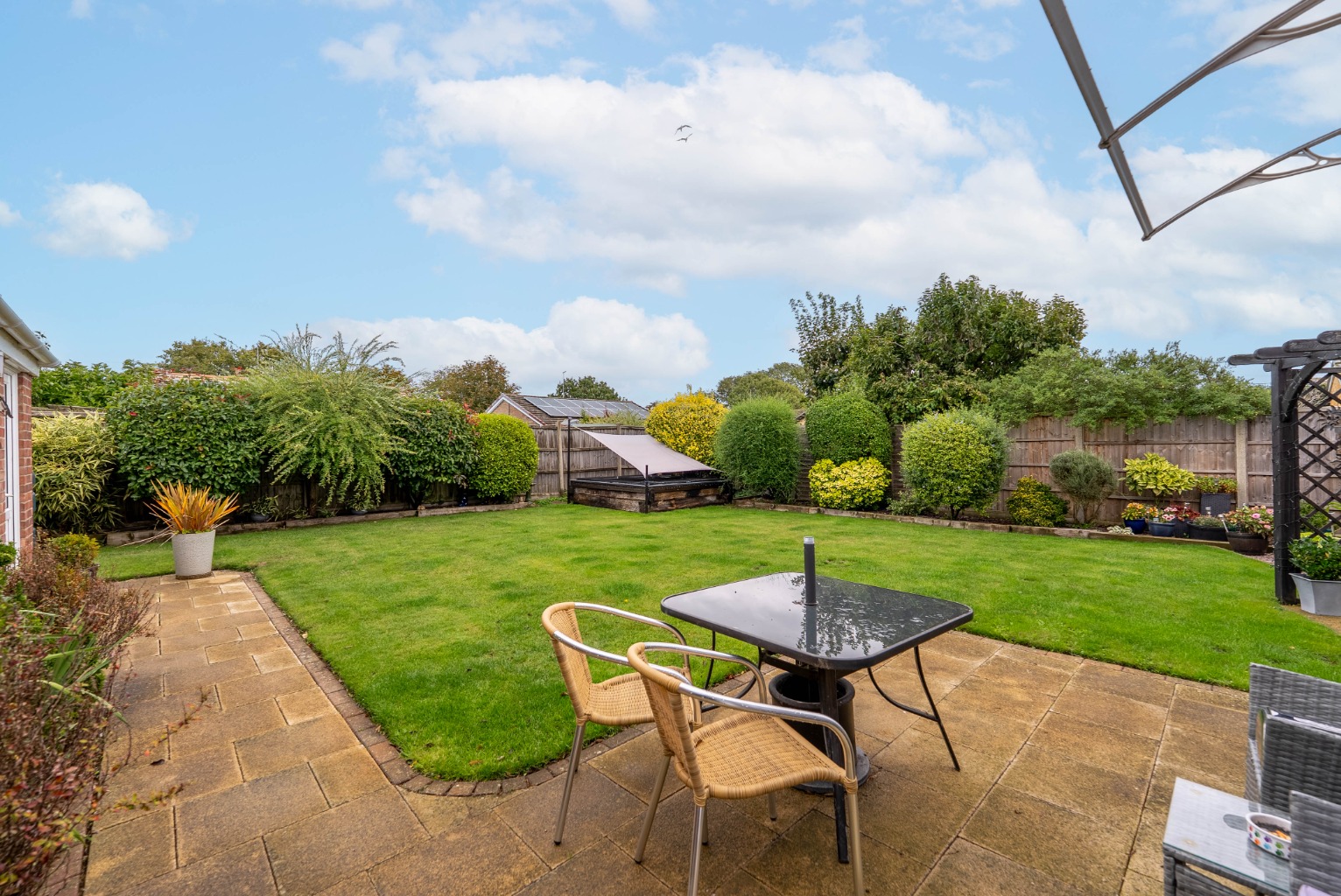 4 bed detached bungalow for sale in Butts Close, Cambridgeshire  - Property Image 5