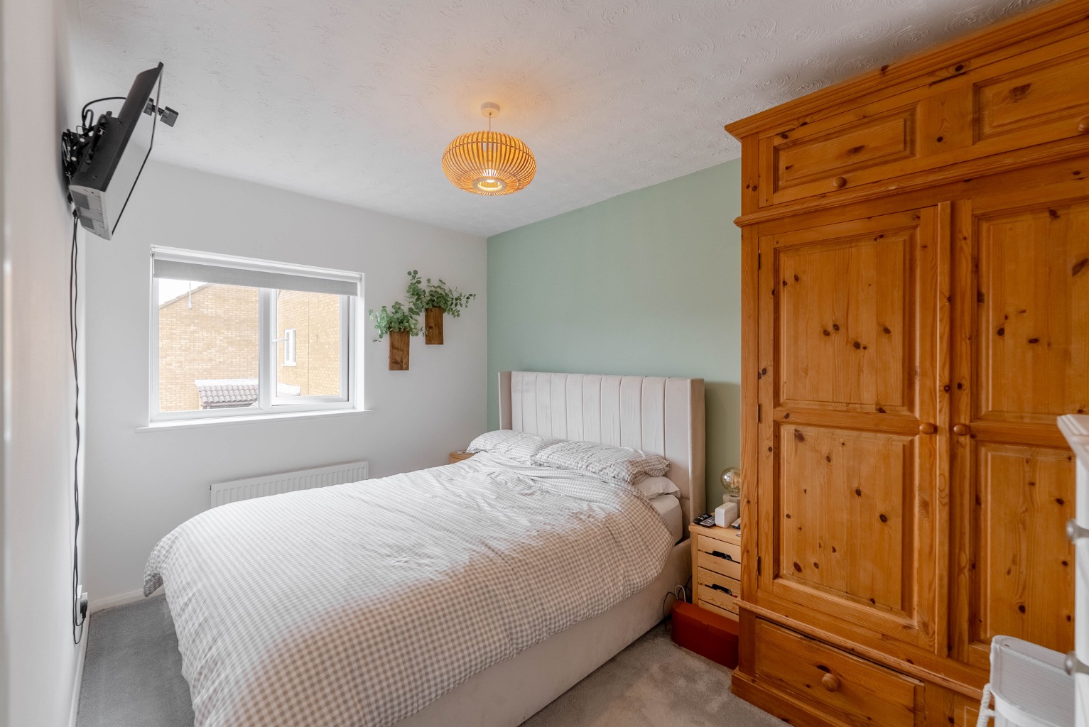 3 bed end of terrace house for sale in Hudpool, Cambridgeshire  - Property Image 9