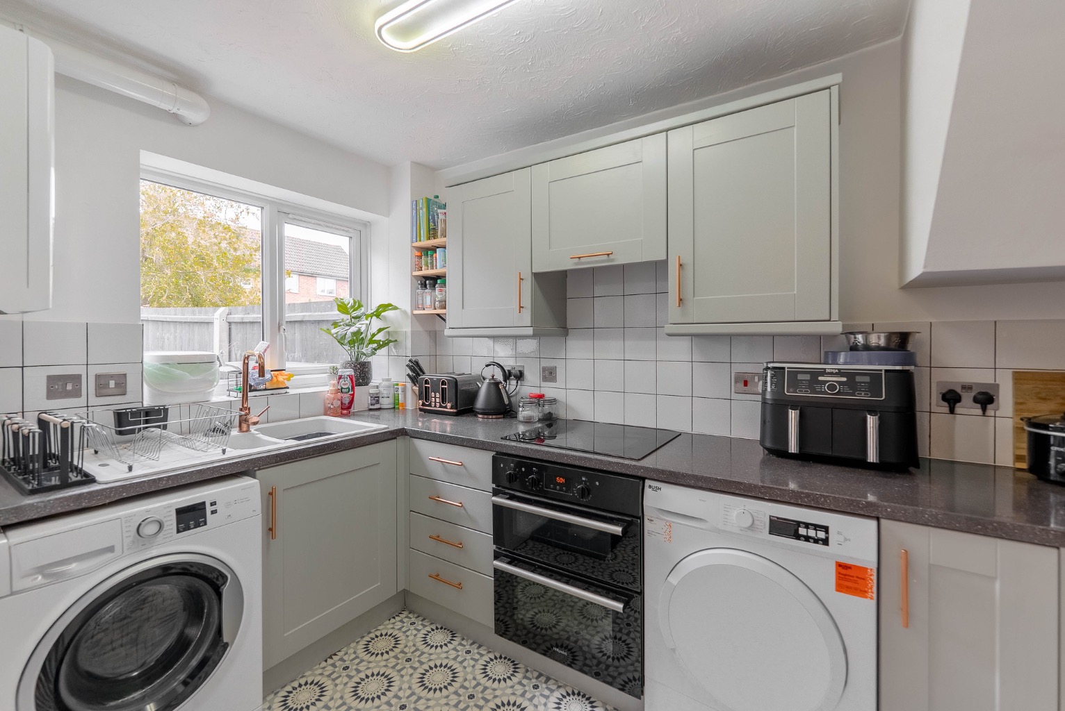 3 bed end of terrace house for sale in Hudpool, Cambridgeshire 3