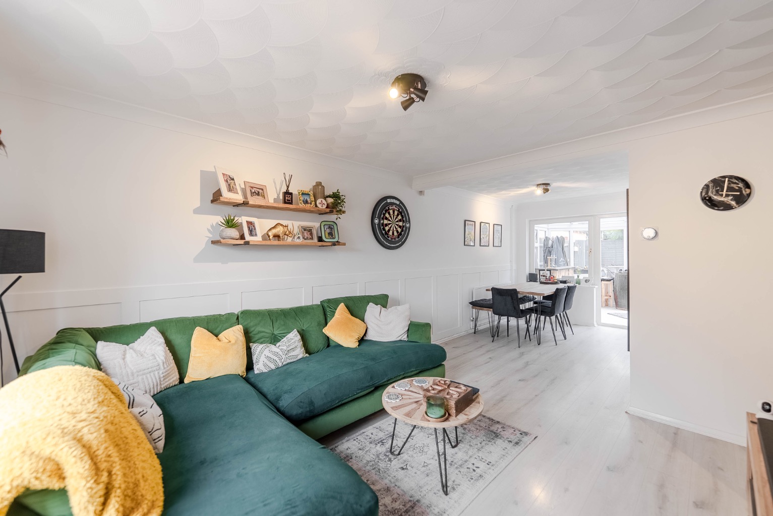 3 bed end of terrace house for sale in Hudpool, Cambridgeshire  - Property Image 2