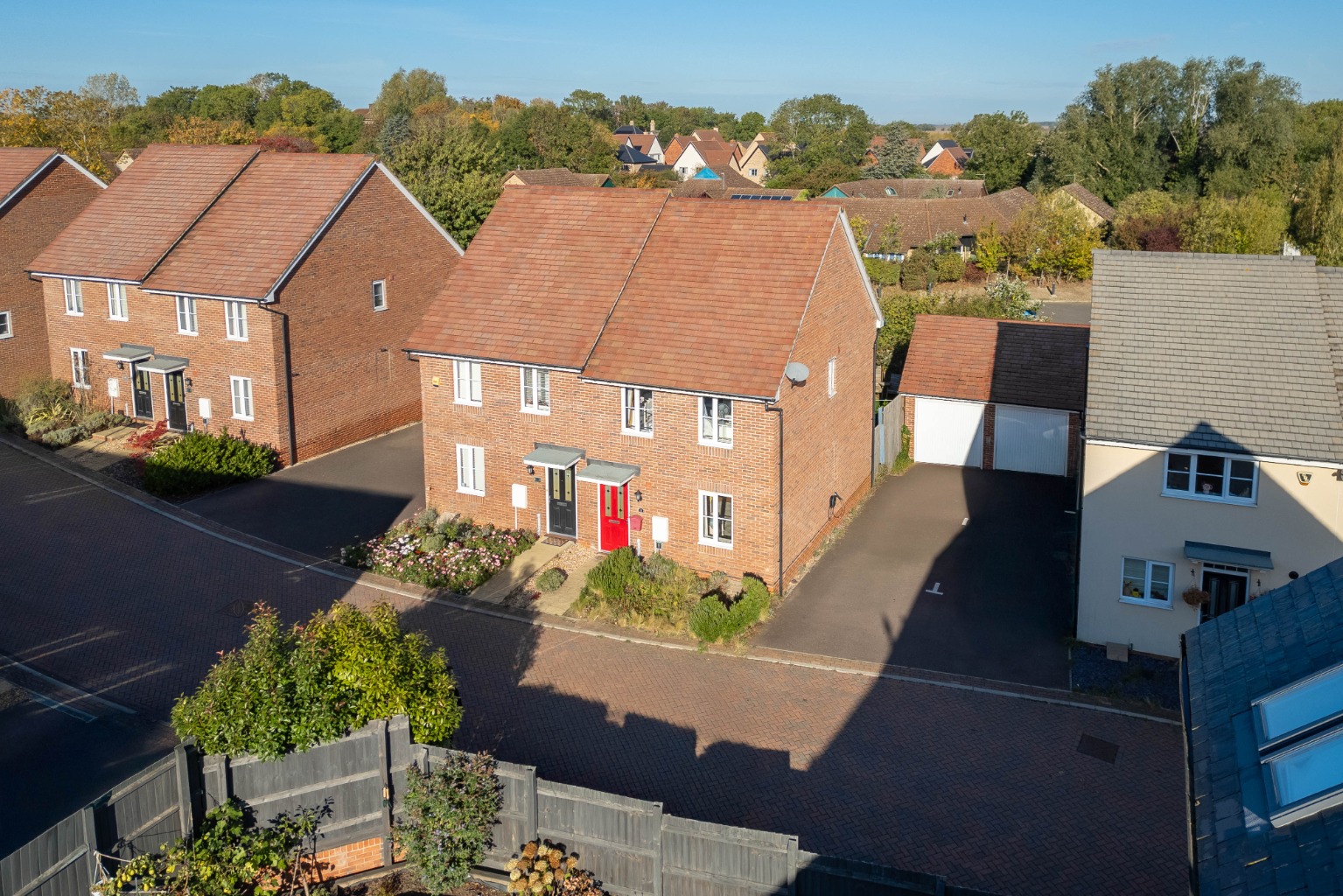3 bed semi-detached house for sale in St John's Lane, Cambridge  - Property Image 1