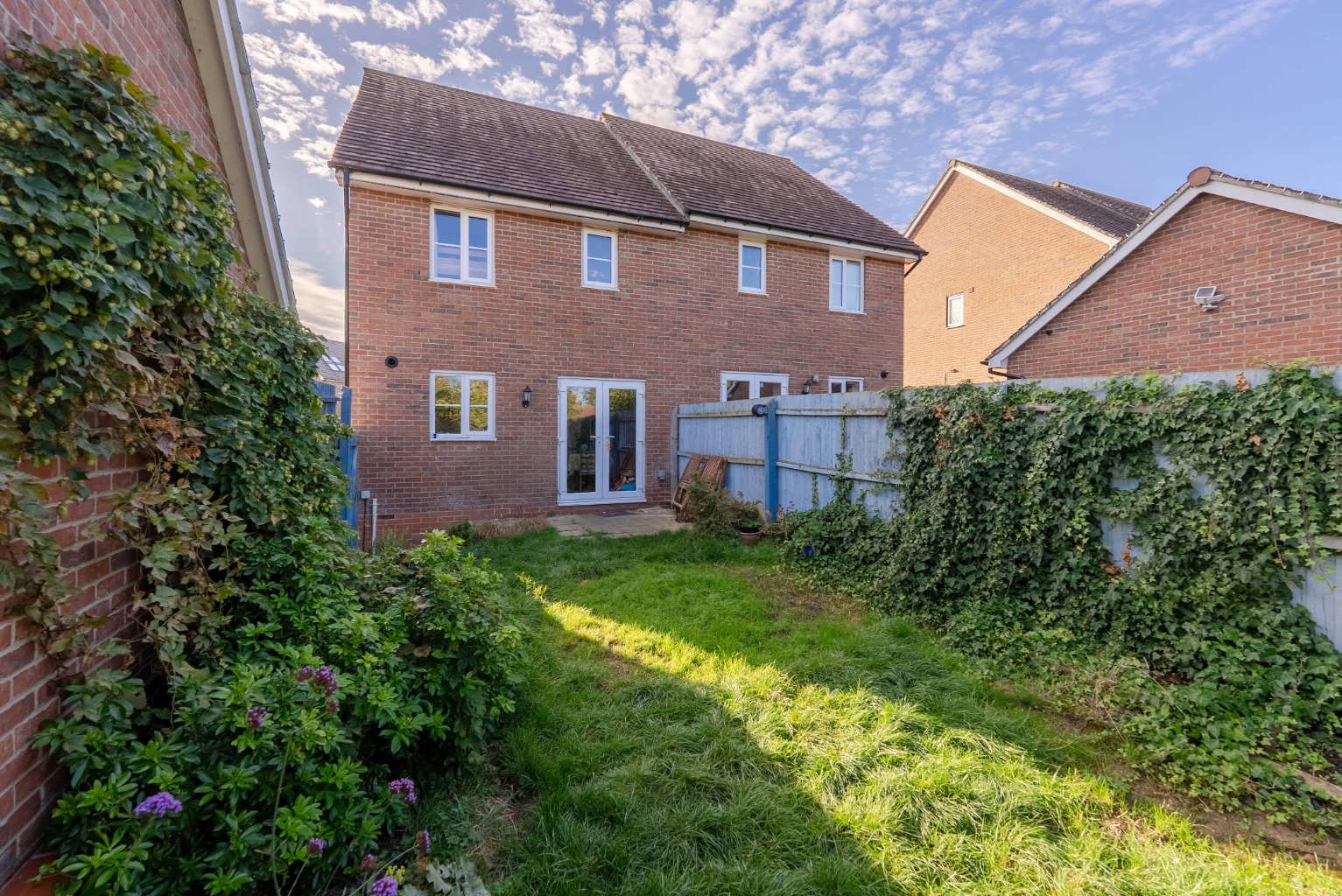 3 bed semi-detached house for sale in St John's Lane, Cambridge  - Property Image 4