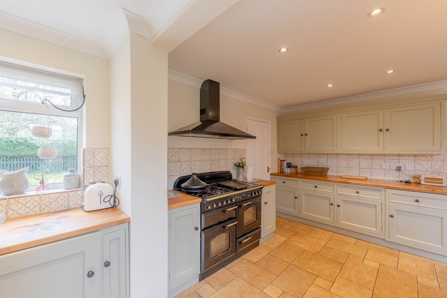 3 bed detached house for sale in Langley Way, Cambridgeshire  - Property Image 10