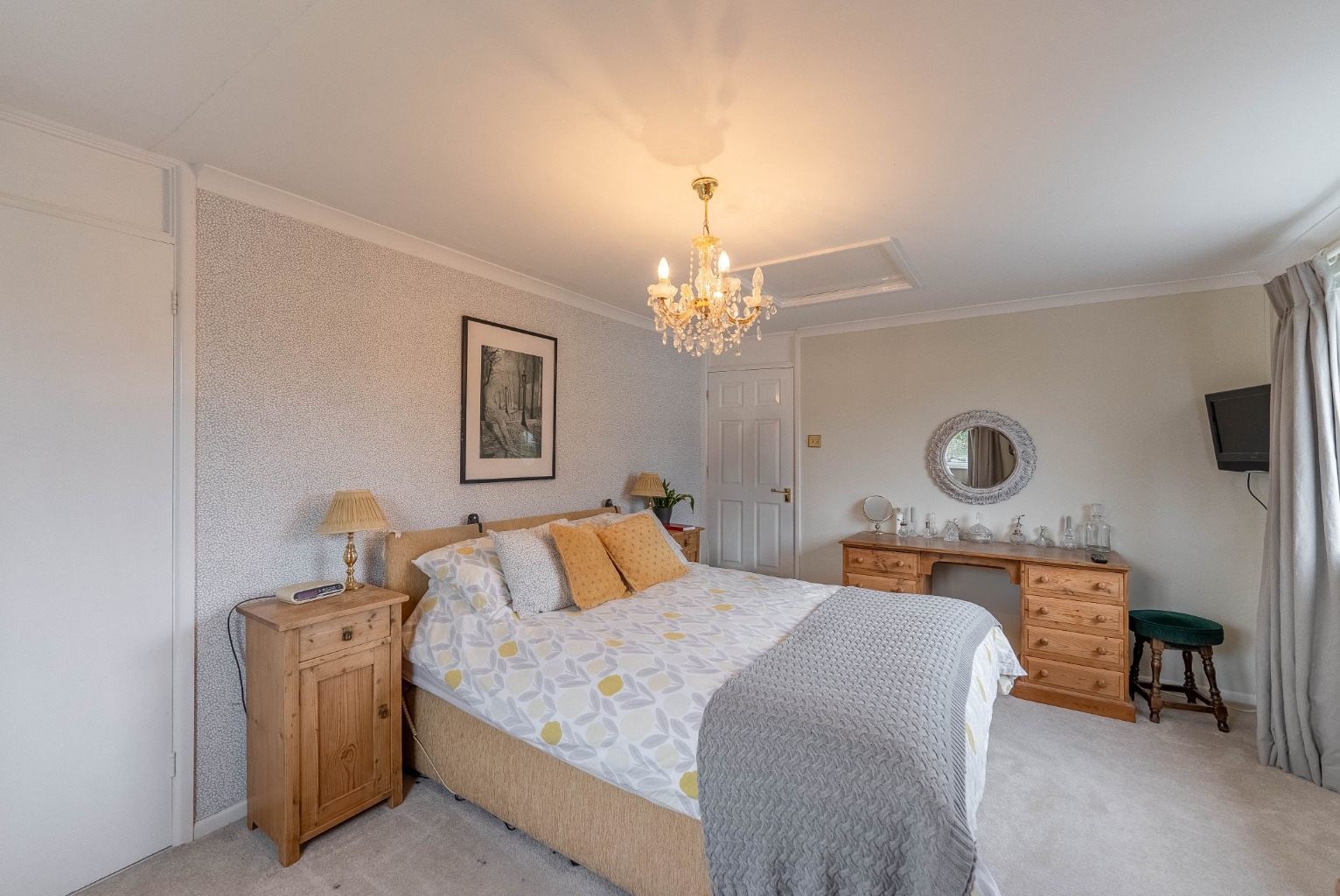 3 bed detached house for sale in Langley Way, Cambridgeshire  - Property Image 16