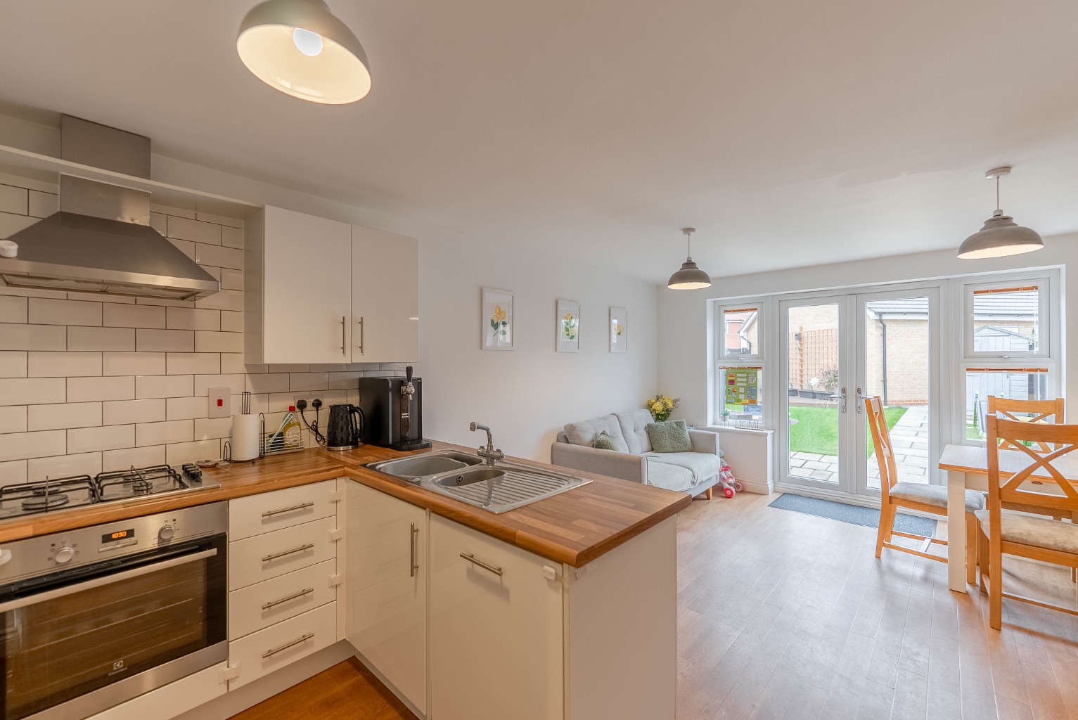 3 bed semi-detached house for sale in Summer's Hill Drive, Cambridge  - Property Image 2