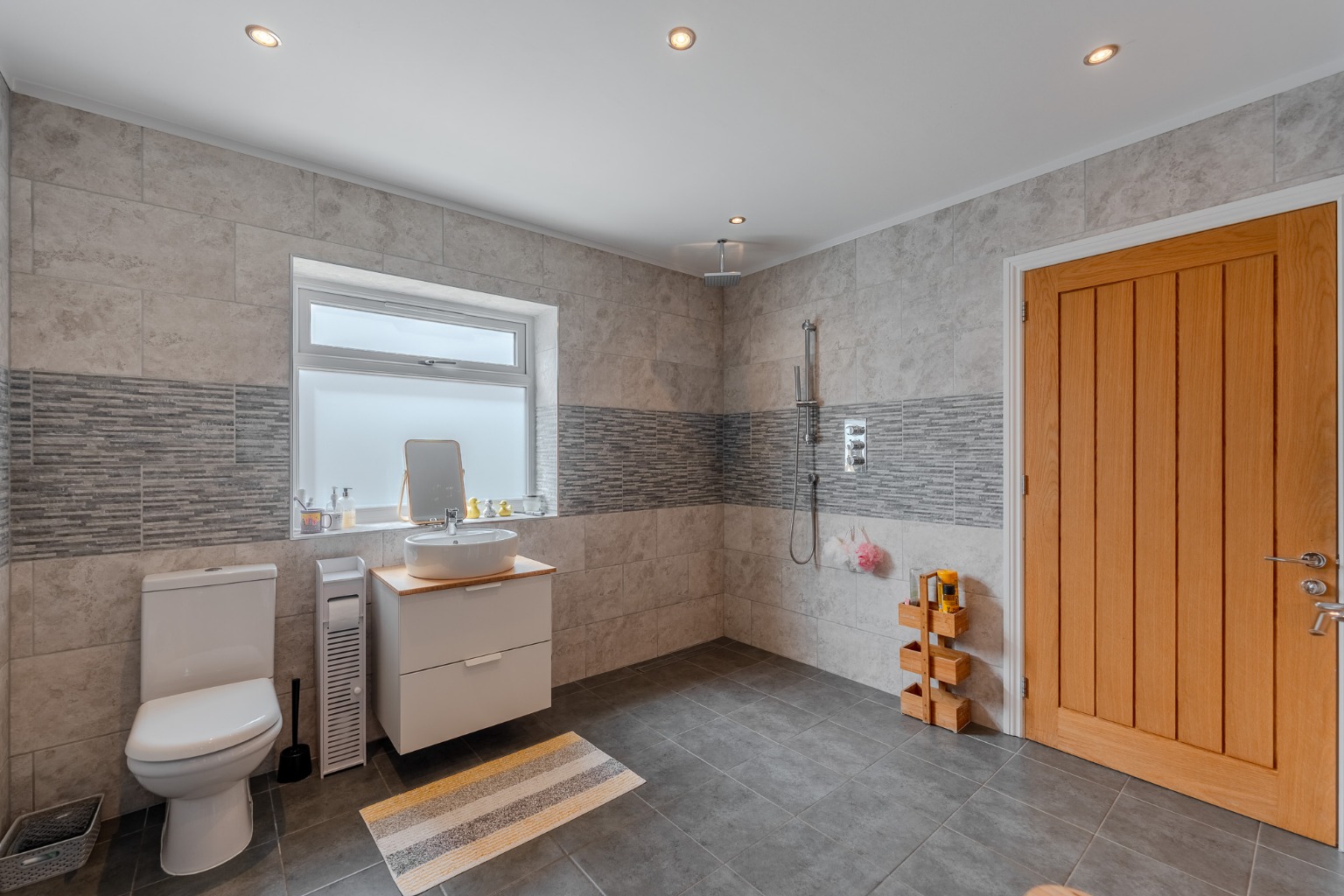 5 bed detached house for sale in Ugg Mere Court Road, Huntingdon 12