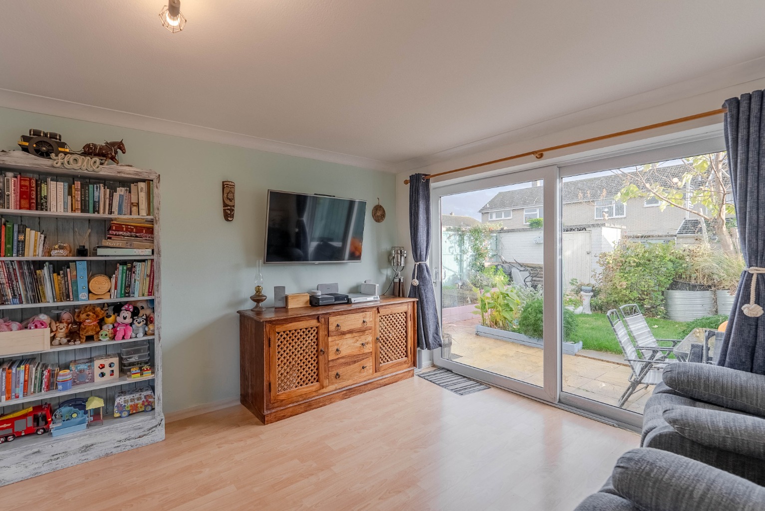 3 bed terraced house for sale in Sandwich Close, Huntingdon 3