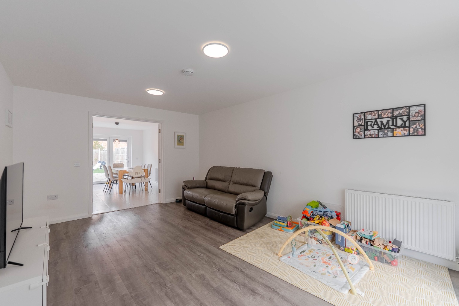 4 bed detached house for sale in Font Drive, Cambridgeshire  - Property Image 3