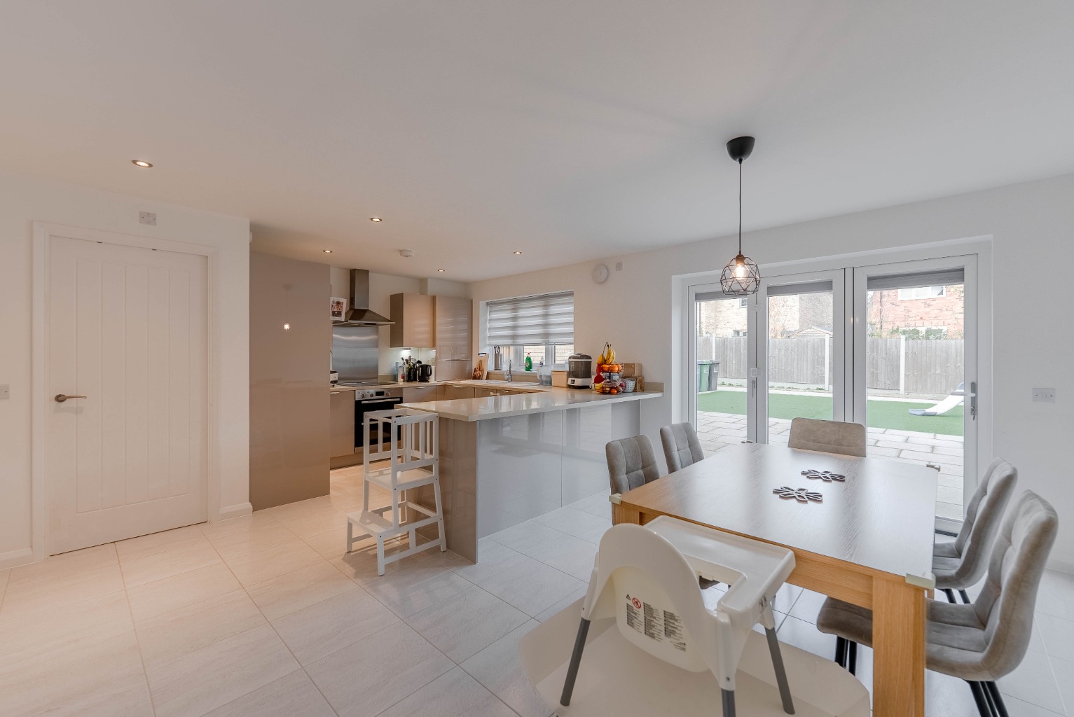 4 bed detached house for sale in Font Drive, Cambridgeshire  - Property Image 8