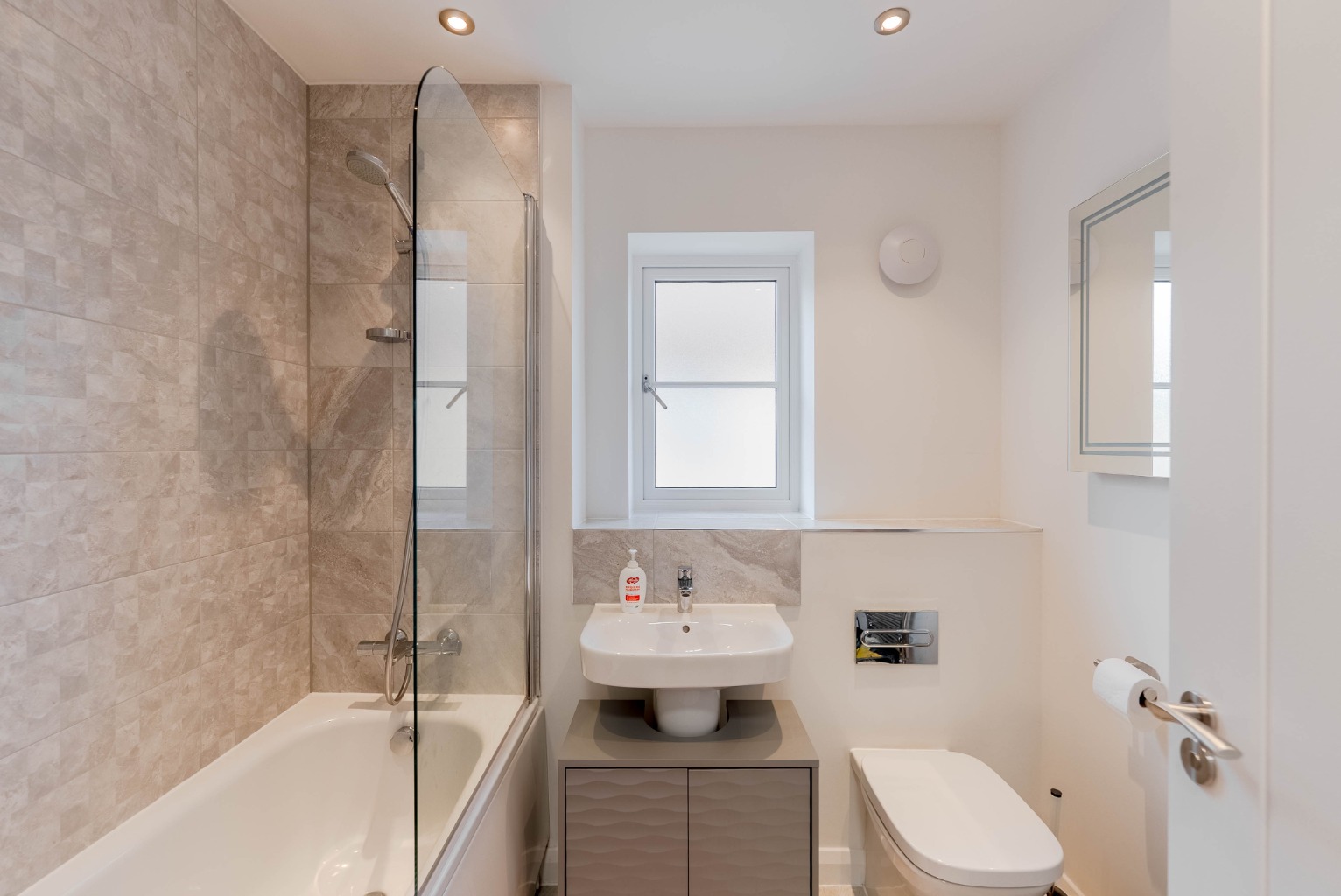 4 bed detached house for sale in Font Drive, Cambridgeshire  - Property Image 16