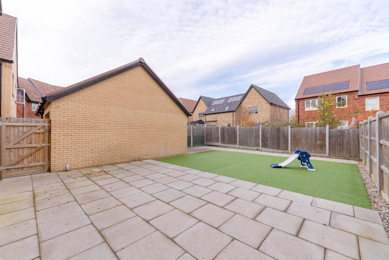 4 bed detached house for sale in Font Drive, Cambridgeshire  - Property Image 17