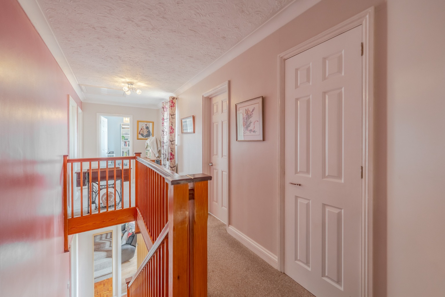 4 bed detached house for sale in Thatchers Close, Huntingdon 7