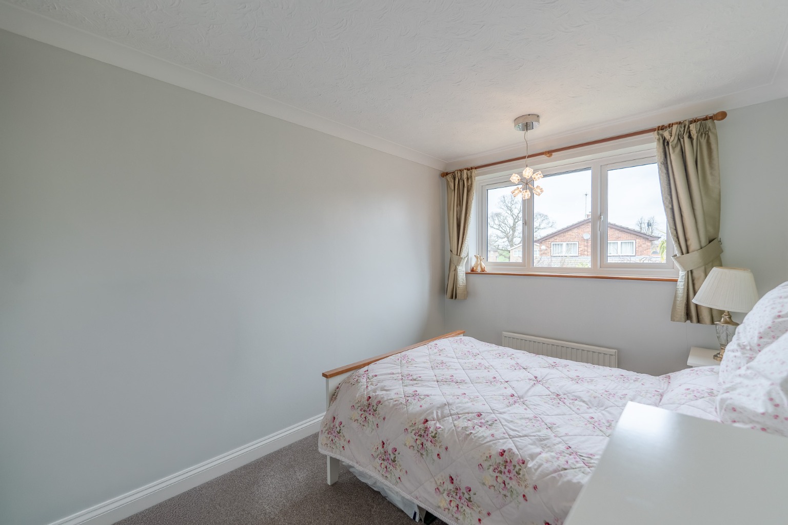 4 bed detached house for sale in Thatchers Close, Huntingdon  - Property Image 11