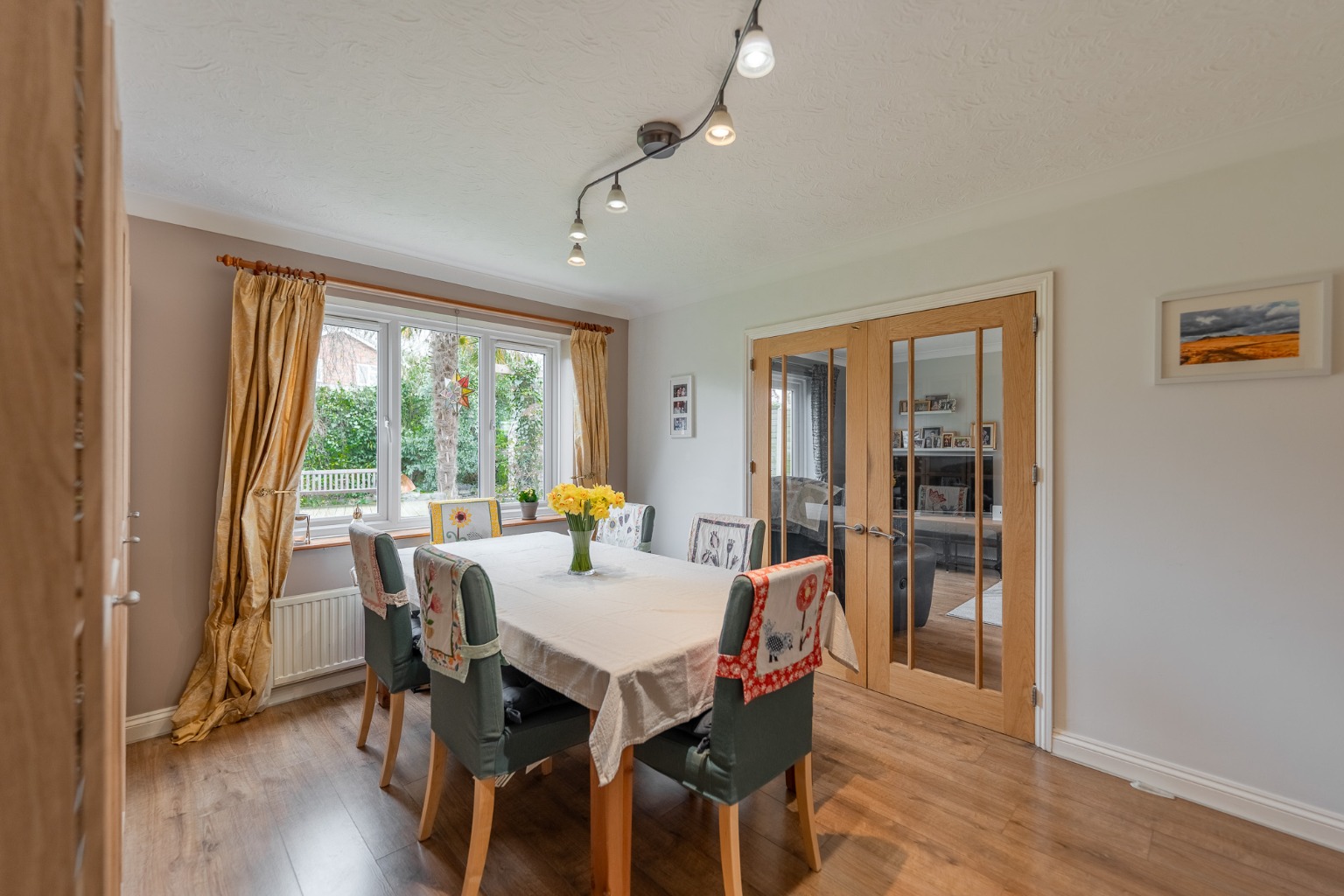 4 bed detached house for sale in Thatchers Close, Huntingdon  - Property Image 3