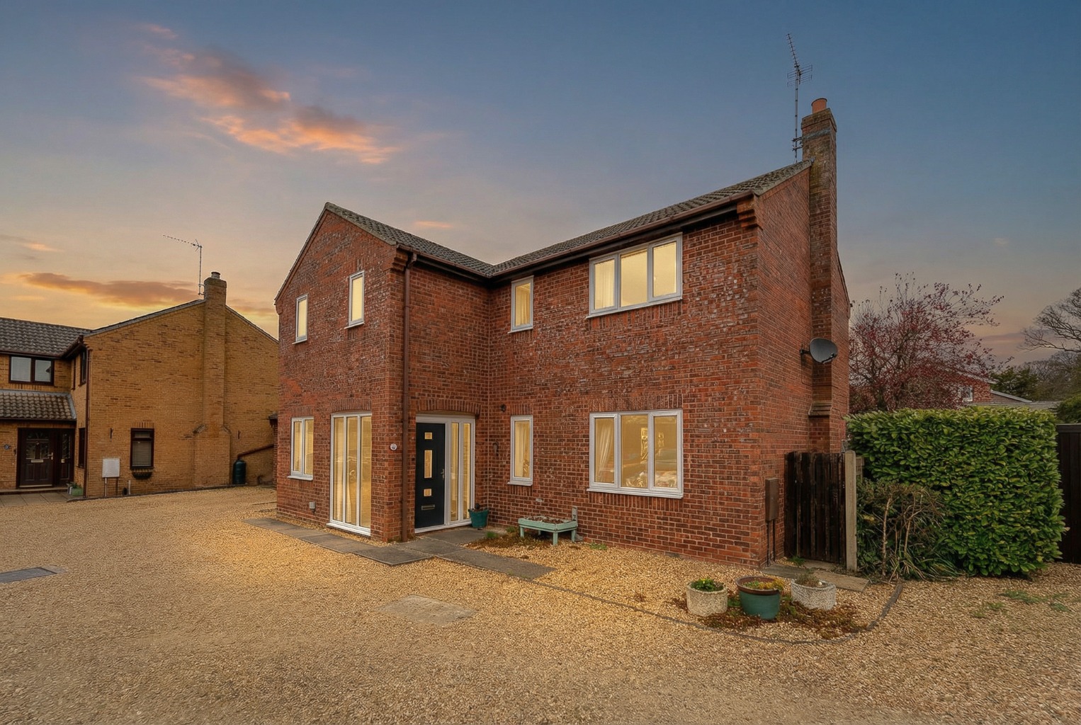 4 bed detached house for sale in Thatchers Close, Huntingdon 22
