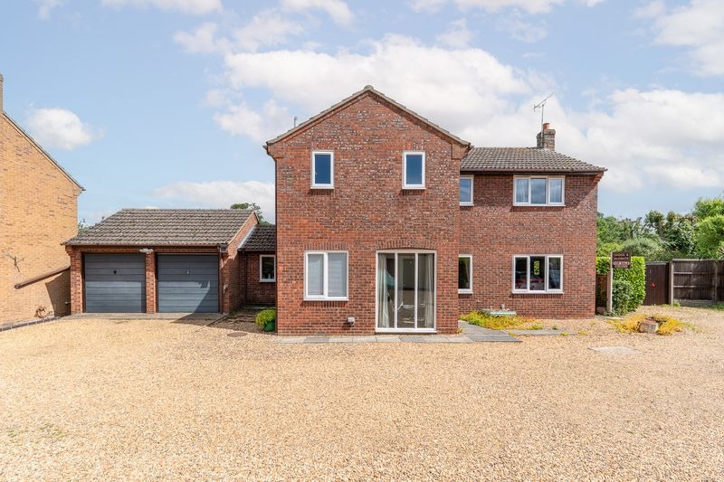 4 bed detached house for sale in Thatchers Close, Huntingdon 23