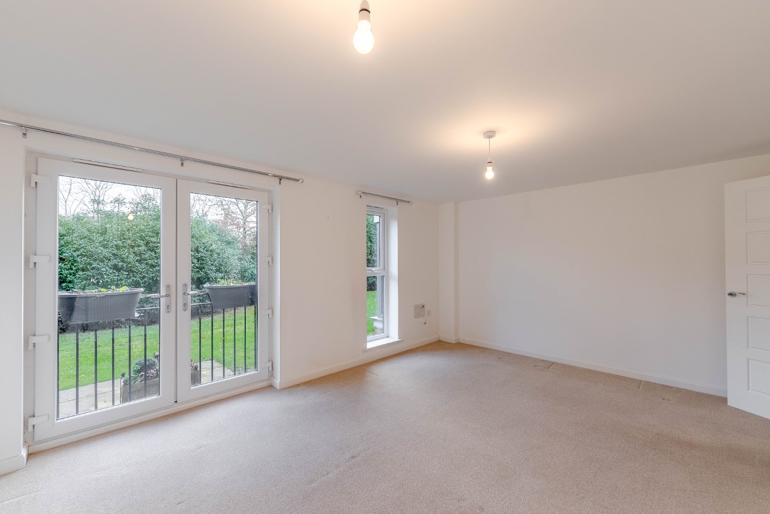 2 bed ground floor flat for sale in Mill Court, Cambridge  - Property Image 3