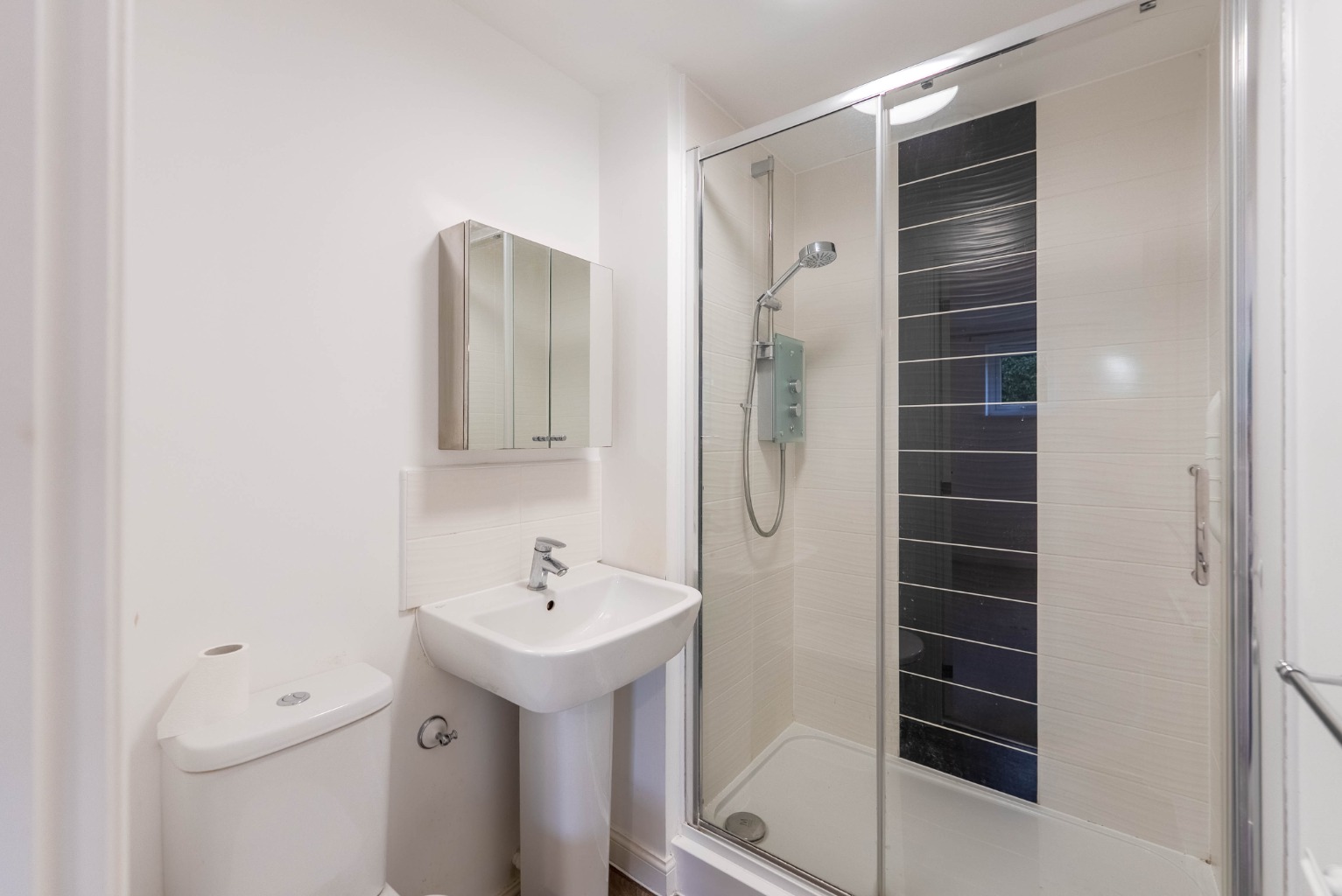 2 bed ground floor flat for sale in Mill Court, Cambridge 8