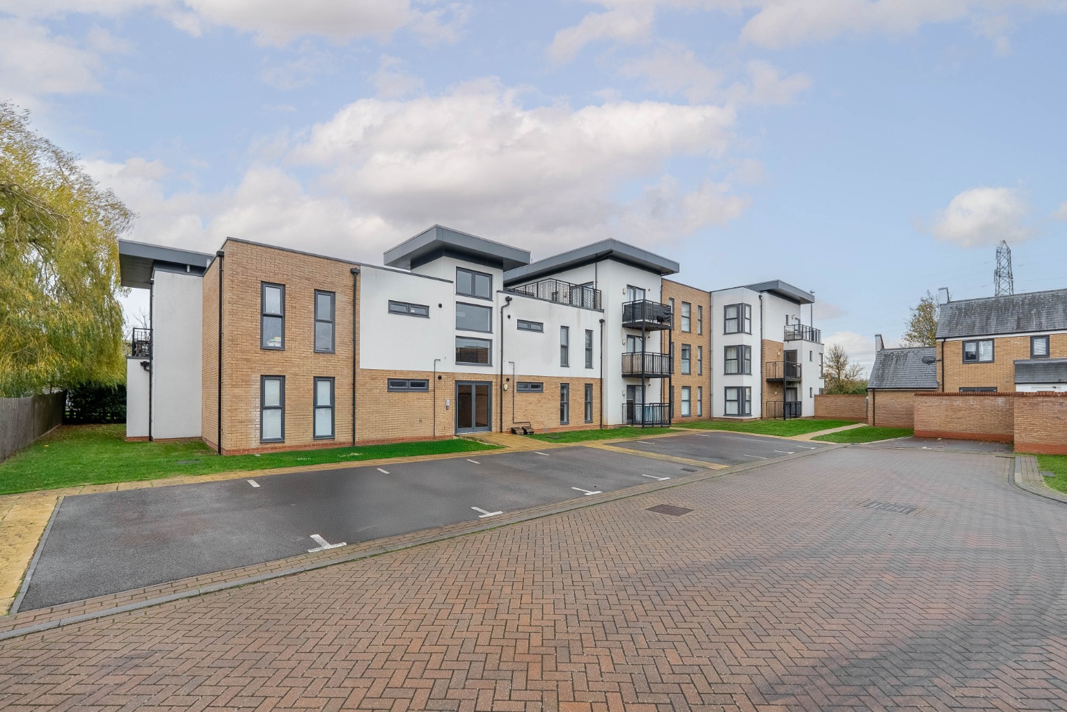 2 bed ground floor flat for sale in Mill Court, Cambridge 13