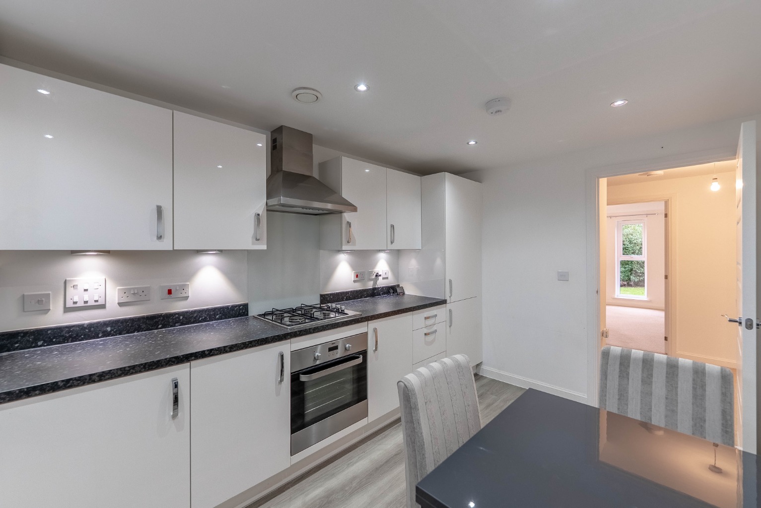 2 bed ground floor flat for sale in Mill Court, Cambridge 3