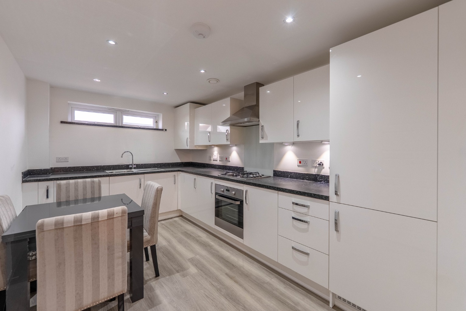 2 bed ground floor flat for sale in Mill Court, Cambridge 1