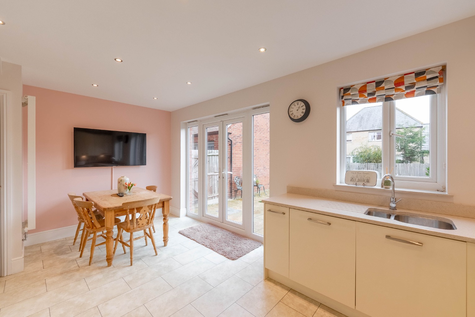 3 bed semi-detached house for sale in Senliz Road, Cambridgeshire  - Property Image 6