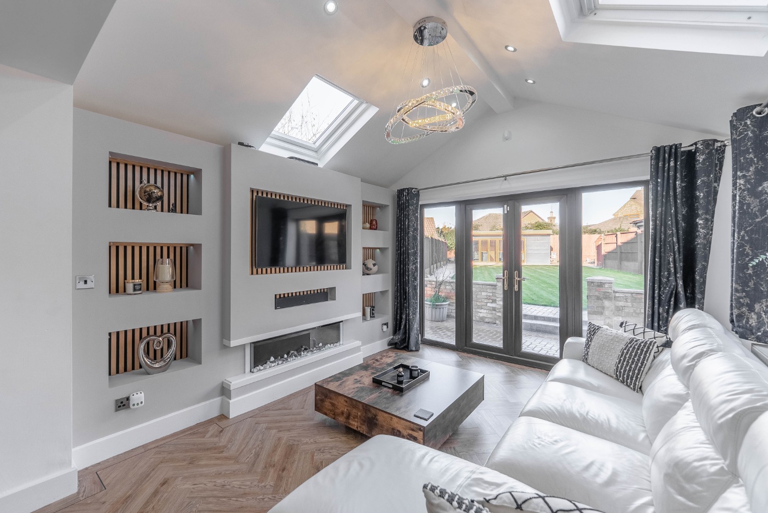 4 bed detached house for sale in New Road, Huntingdon 4