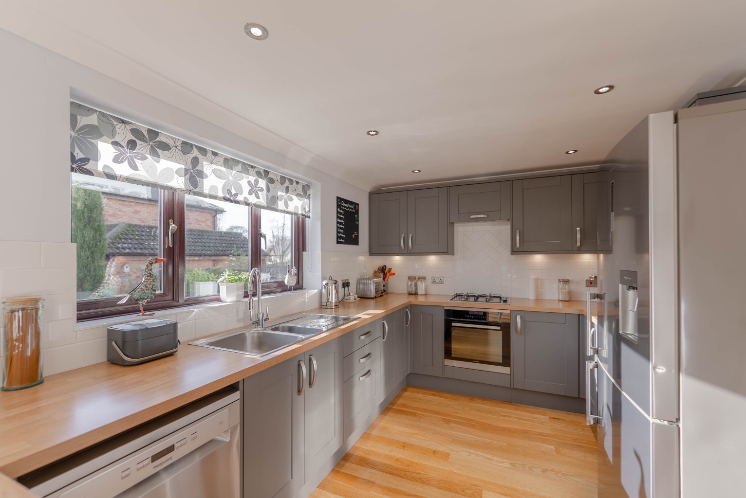 4 bed detached house for sale in Cranfield Place, Cambridgeshire  - Property Image 2