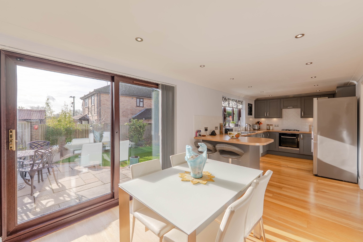 4 bed detached house for sale in Cranfield Place, Cambridgeshire - Property Image 1