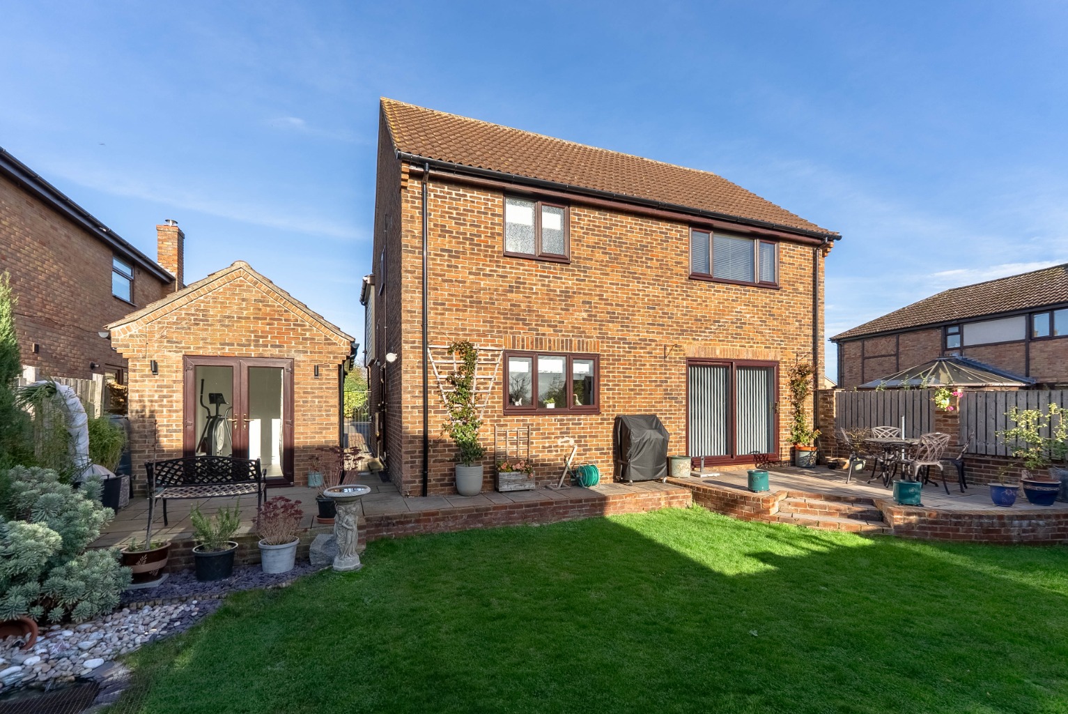 4 bed detached house for sale in Cranfield Place, Cambridgeshire - Property Image 1