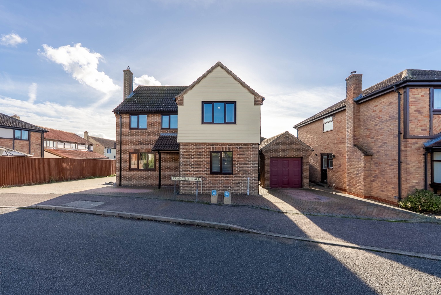 4 bed detached house for sale in Cranfield Place, Cambridgeshire  - Property Image 1