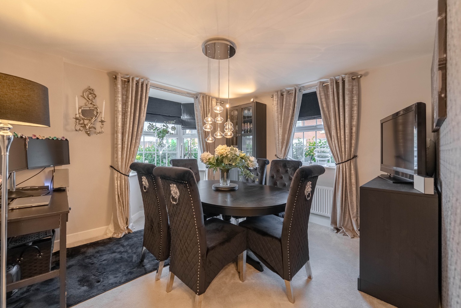 4 bed detached house for sale in Mahaddie Way, Cambridgeshire  - Property Image 4