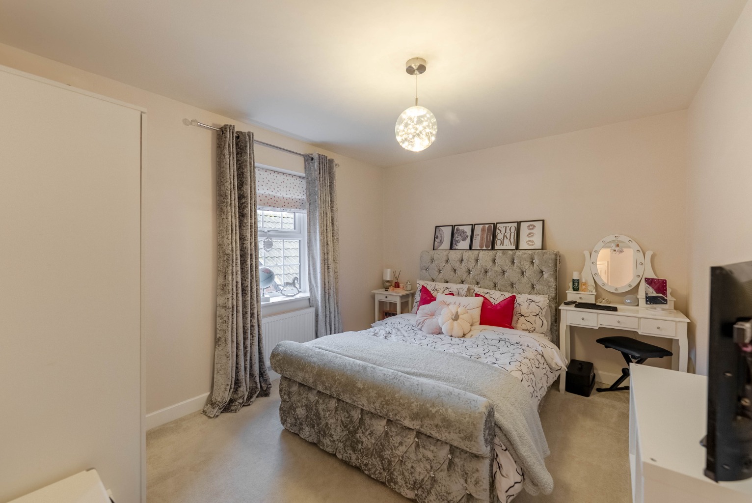 4 bed detached house for sale in Mahaddie Way, Cambridgeshire  - Property Image 13