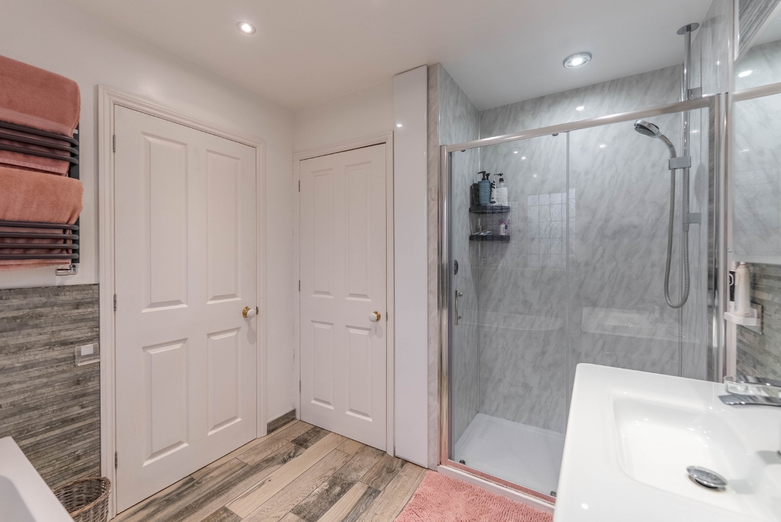 4 bed detached house for sale in Padgetts Close, Cambridgeshire  - Property Image 17