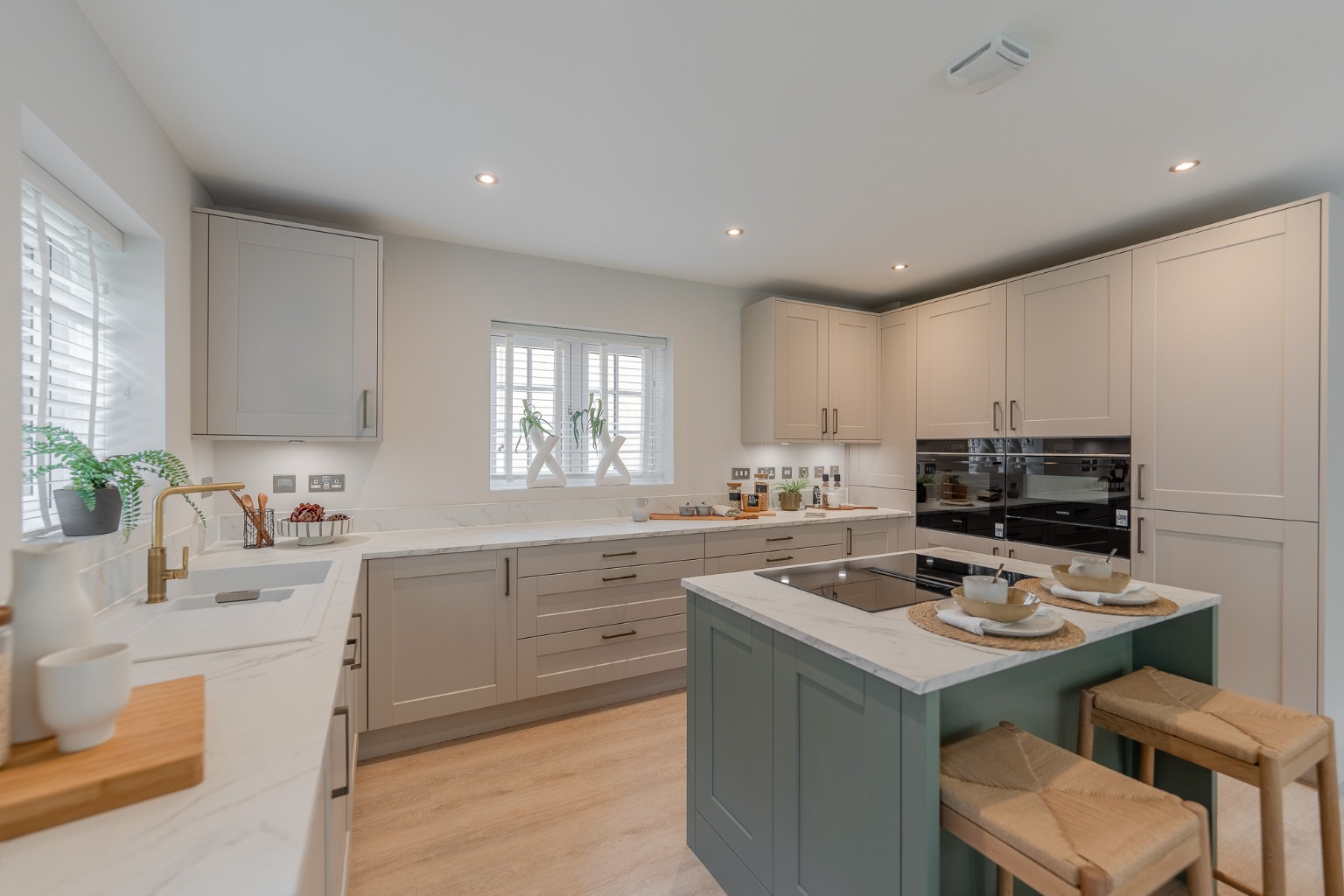 4 bed detached house for sale in Range Rd S, Houghton Road 1