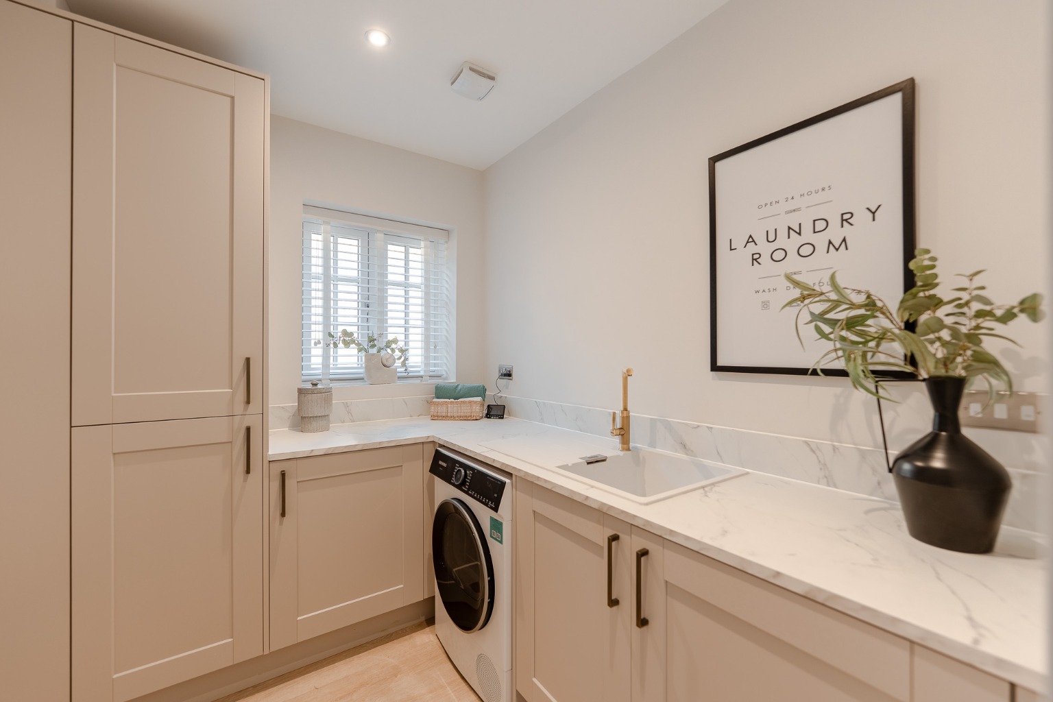 4 bed detached house for sale in Range Rd S, Houghton Road  - Property Image 7