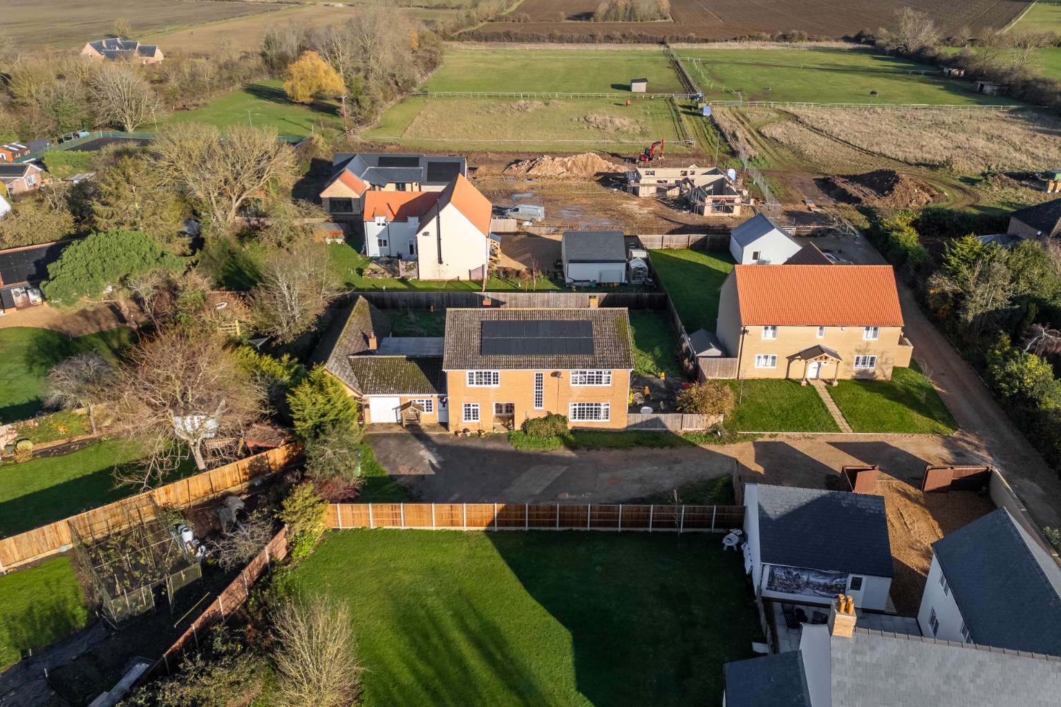 4 bed detached house for sale in Hamerton Road, Huntingdon  - Property Image 1