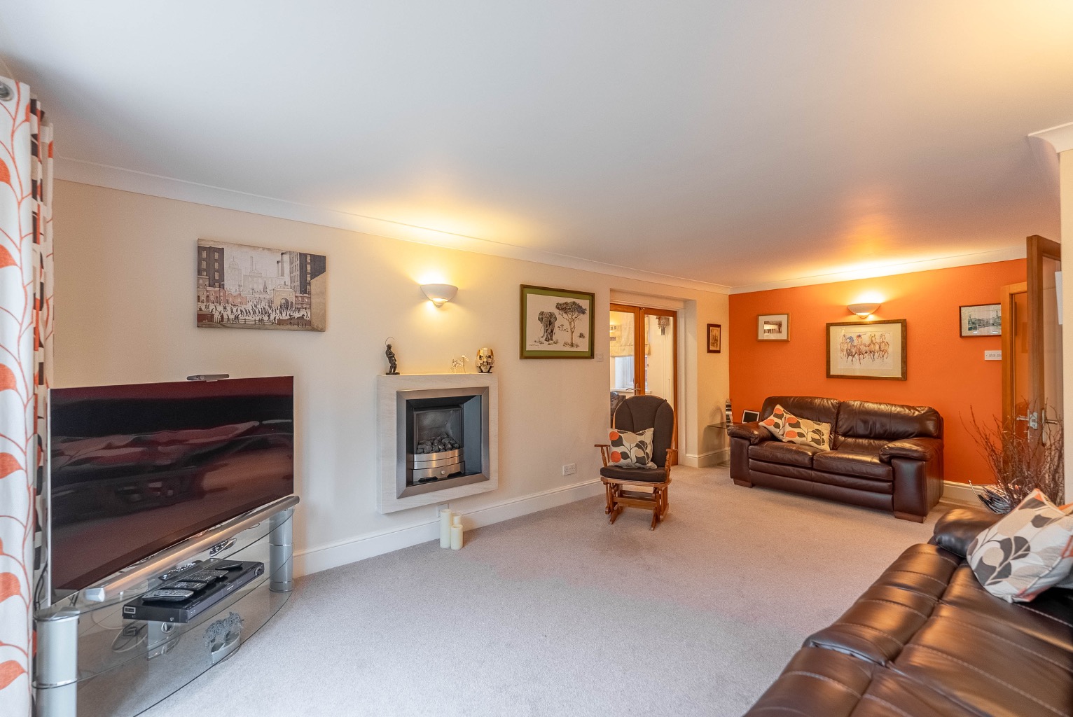 4 bed detached house for sale in Fairfields Drive, Cambridgeshire  - Property Image 3