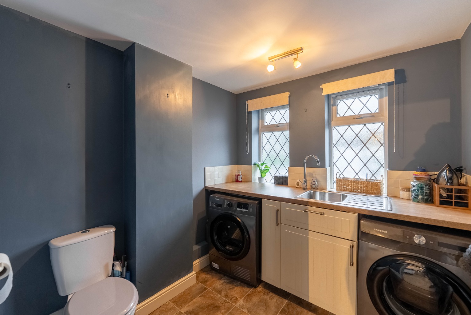 3 bed semi-detached house for sale in Manor Lane, Huntingdon 9