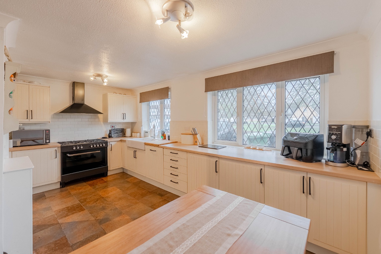 3 bed semi-detached house for sale in Manor Lane, Huntingdon  - Property Image 2
